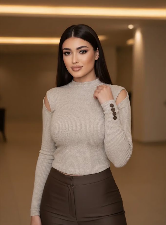 TOP EN MAILLE AVEC EPAULETTES